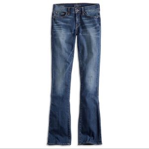 Authentic Lucky Jeans Size 0/25 lightly distressed